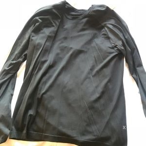Black Men’s long sleeve Lululemon